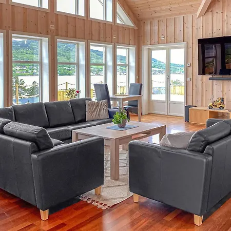 5 Bedroom Awesome In I Romsdal Eidsvåg