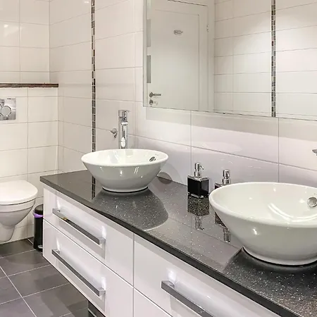 5 Bedroom Awesome In I Romsdal Feriehus Eidsvåg