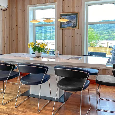 5 Bedroom Awesome In I Romsdal Feriehus
